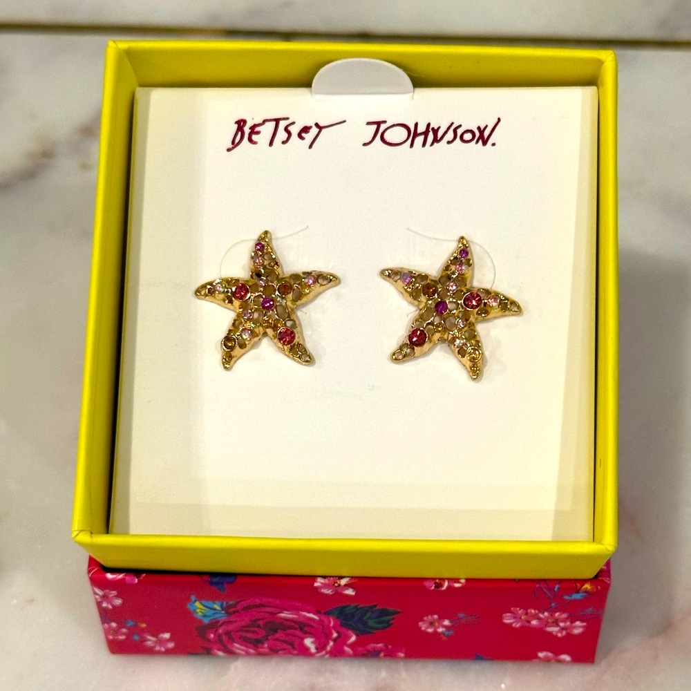 ✨NWT✨ Betsey Johnson Cruise Control Beach Starfish Ocean Stud Earrings Gold/Pink